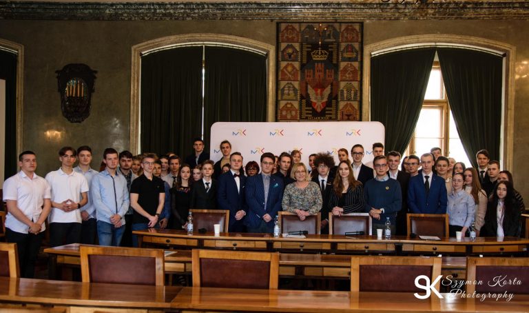 Panel dyskusyjny „Bieżące wyzwania i problemy młodzieży”
