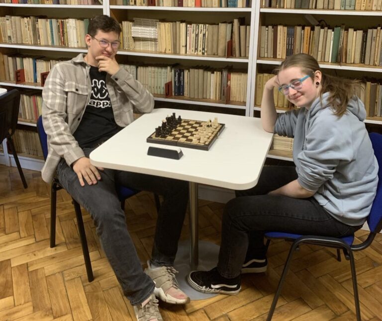 Sukces Mateusza Wąsika w Turnieju Szachowym „SzachMat”
