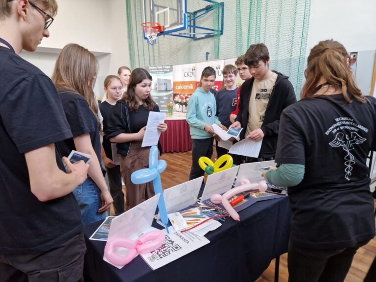 Targi Edukacyjne w Szkole Podstawowej w Węgrzcach Wielkich