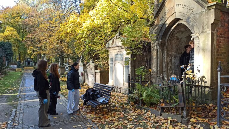 Akcje naszych Uczniów z okazji Wszystkich Świętych
