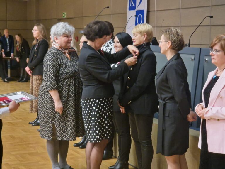 Odznaczenia państwowe dla p. Beaty Stec, p. Marioli Szumilas i p. Agaty Janiszewskiej