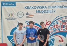 Zawody w badmintonie drużynowym dziewcząt i chłopców